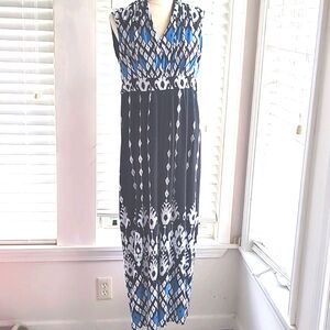 Chico's sleeveless v-neck blue black & white pleated waist size 1 maxi dress